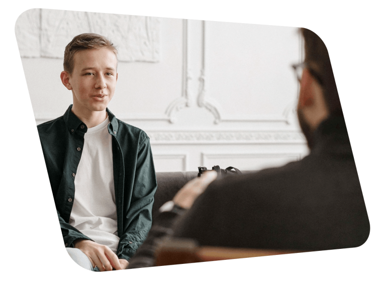 Understanding the Challenges Teens Experience
Teen therapy can address a wide variety of issues adolescents experience, such as:

Anxiety
Depression
Anger management
Self-esteem and body image issues
ADHD
Stress
Trauma
Loss and grief
Relationship problems
Substance use disorder
Identity exploration
Self-harm
Eating disorders